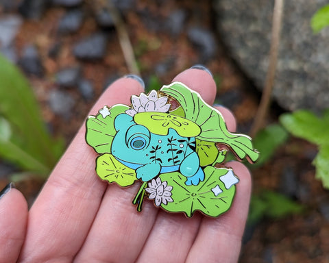 Pond : Onion and Other Unusual Frogs Enamel Pin